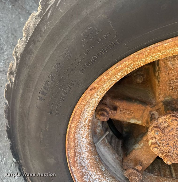 image for item DV2546 1987 International 1954 dump truck