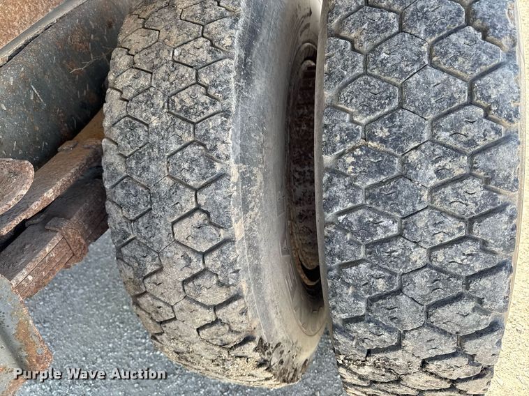 image for item DV2546 1987 International 1954 dump truck