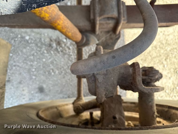 image for item DV2546 1987 International 1954 dump truck