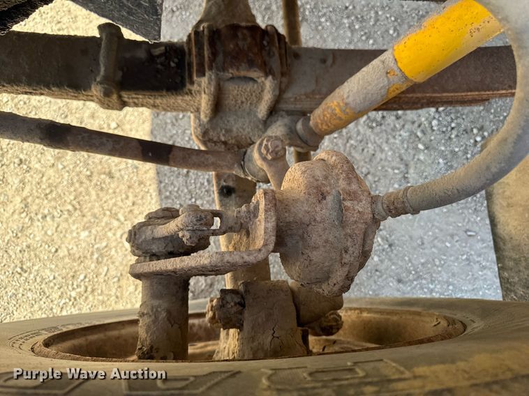 image for item DV2546 1987 International 1954 dump truck