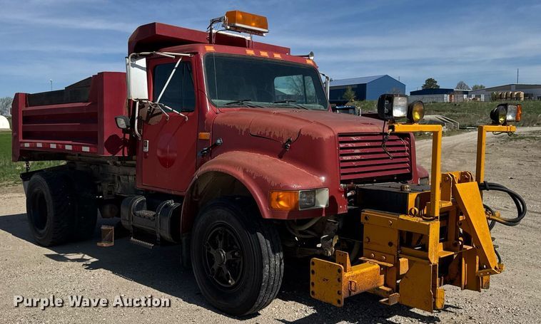 image for item DV2547 1990 International 4900 dump truck