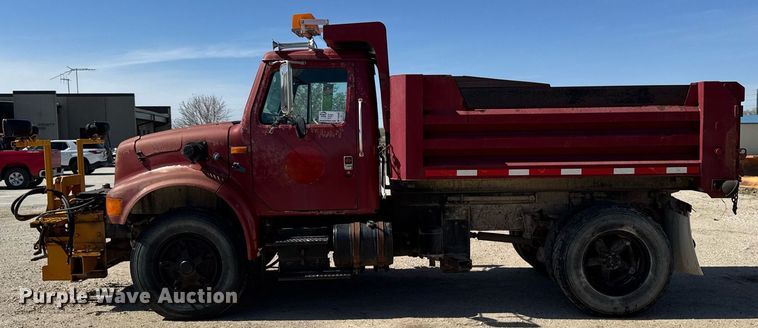 image for item DV2547 1990 International 4900 dump truck