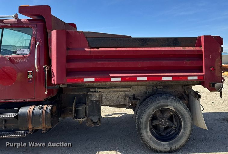 image for item DV2547 1990 International 4900 dump truck