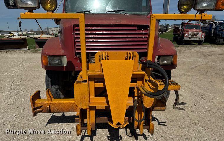 image for item DV2547 1990 International 4900 dump truck