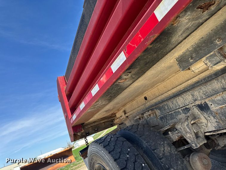 image for item DV2547 1990 International 4900 dump truck