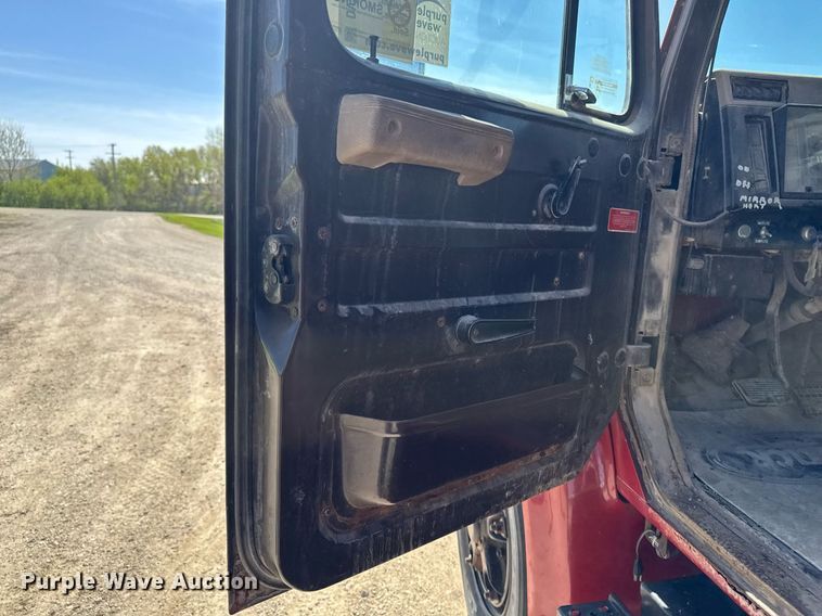 image for item DV2547 1990 International 4900 dump truck