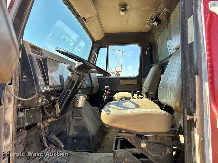 image for item DV2547 1990 International 4900 dump truck