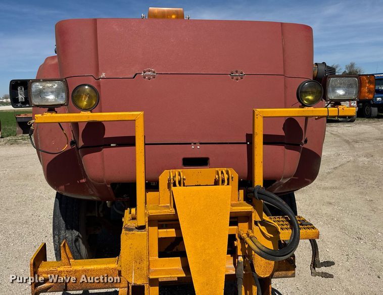 image for item DV2547 1990 International 4900 dump truck