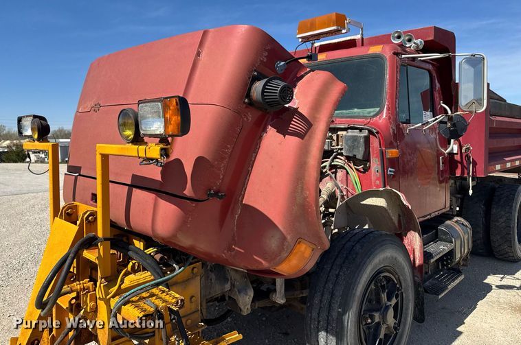 image for item DV2547 1990 International 4900 dump truck