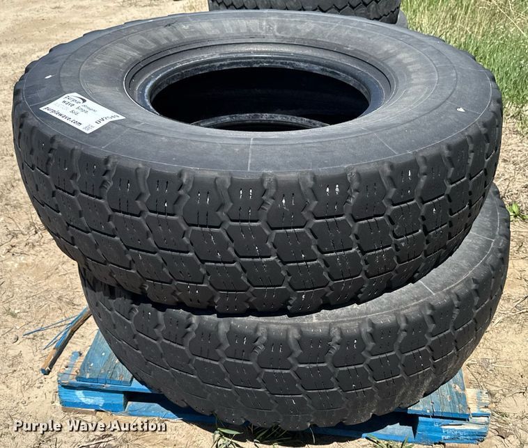 image for item DV2549 (2) 14.00R24 tires