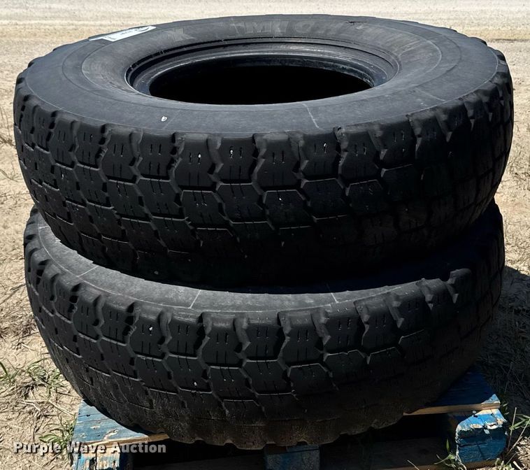 image for item DV2549 (2) 14.00R24 tires