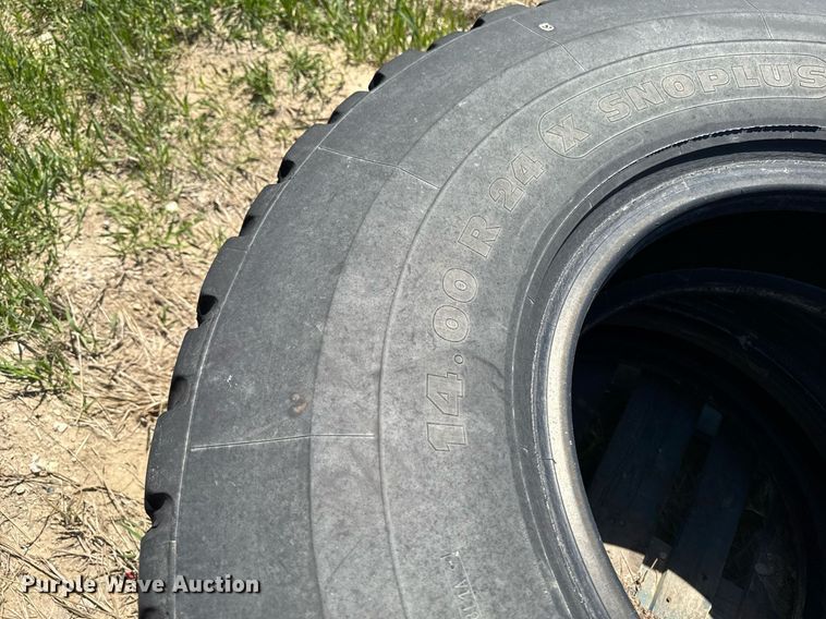 image for item DV2549 (2) 14.00R24 tires