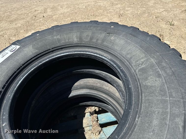 image for item DV2549 (2) 14.00R24 tires