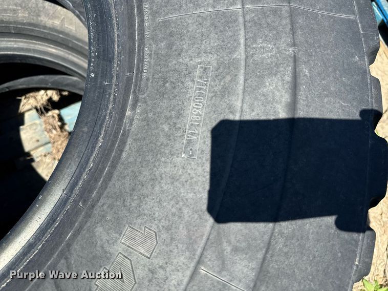 image for item DV2549 (2) 14.00R24 tires