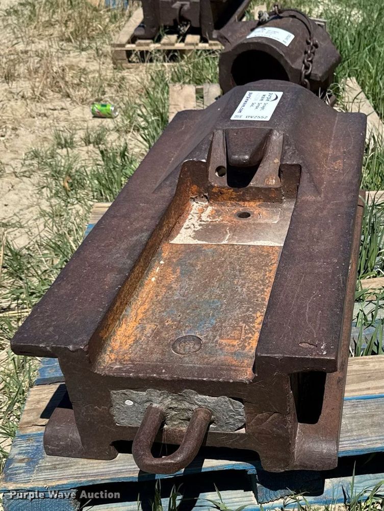 image for item DV2552 Pile driver