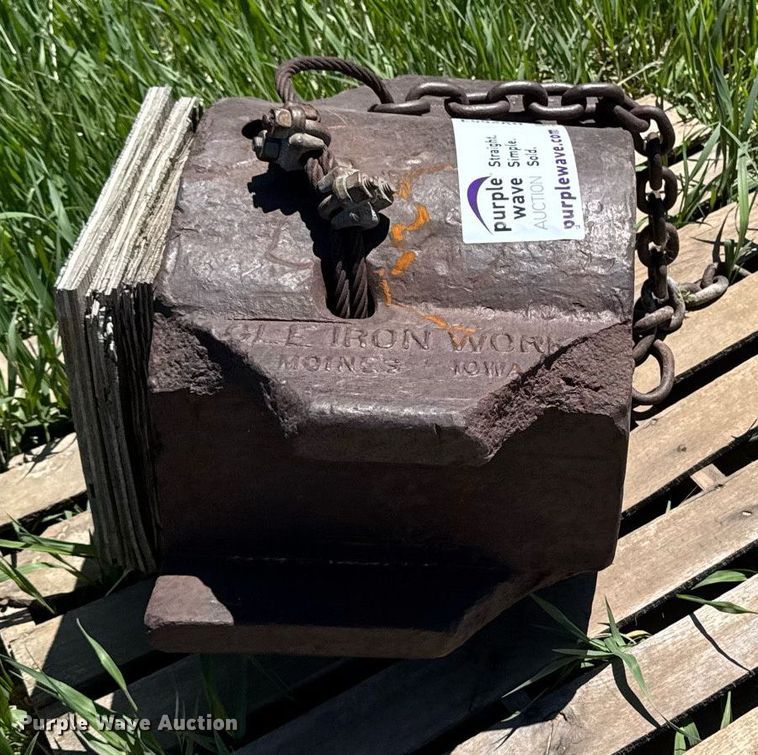 image for item DV2553 Eagle Iron Works pile driver