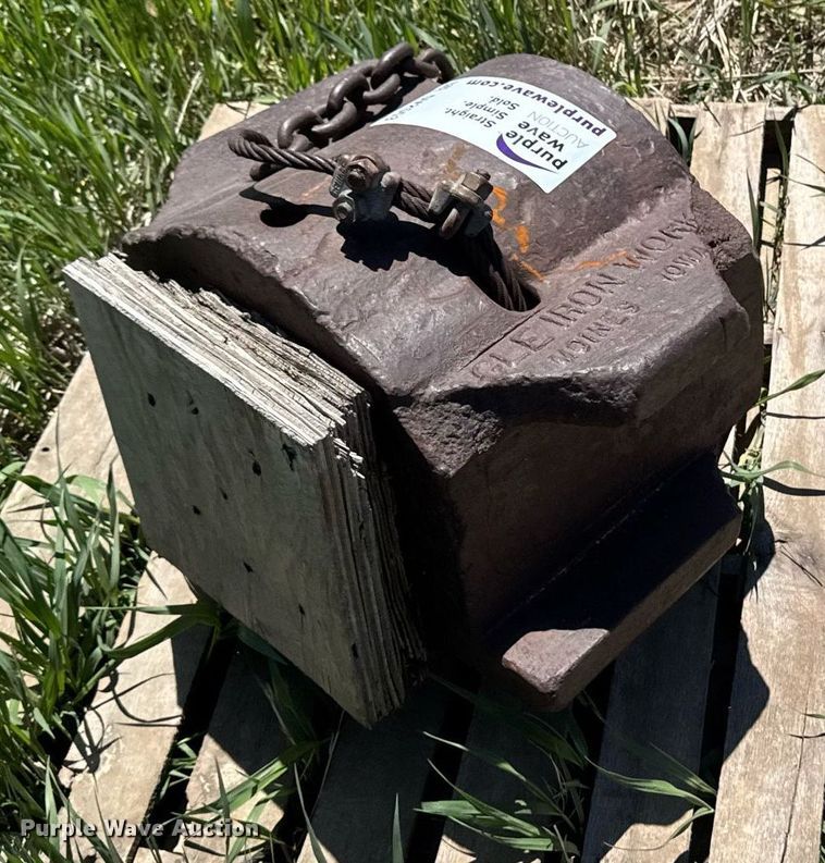 image for item DV2553 Eagle Iron Works pile driver