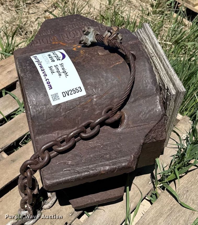 image for item DV2553 Eagle Iron Works pile driver