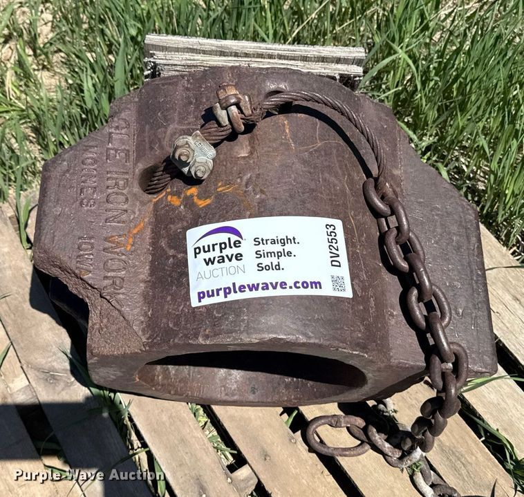 image for item DV2553 Eagle Iron Works pile driver