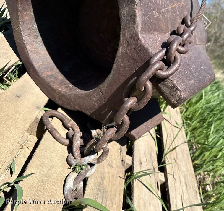 image for item DV2553 Eagle Iron Works pile driver