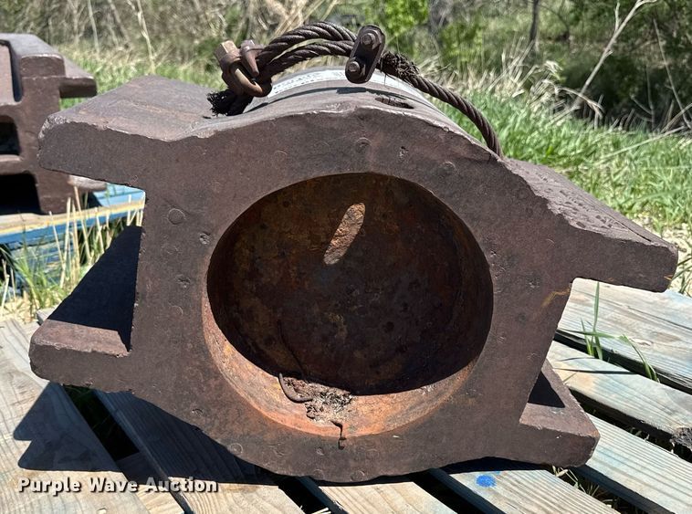 image for item DV2556 Eagle Iron Works pile driver