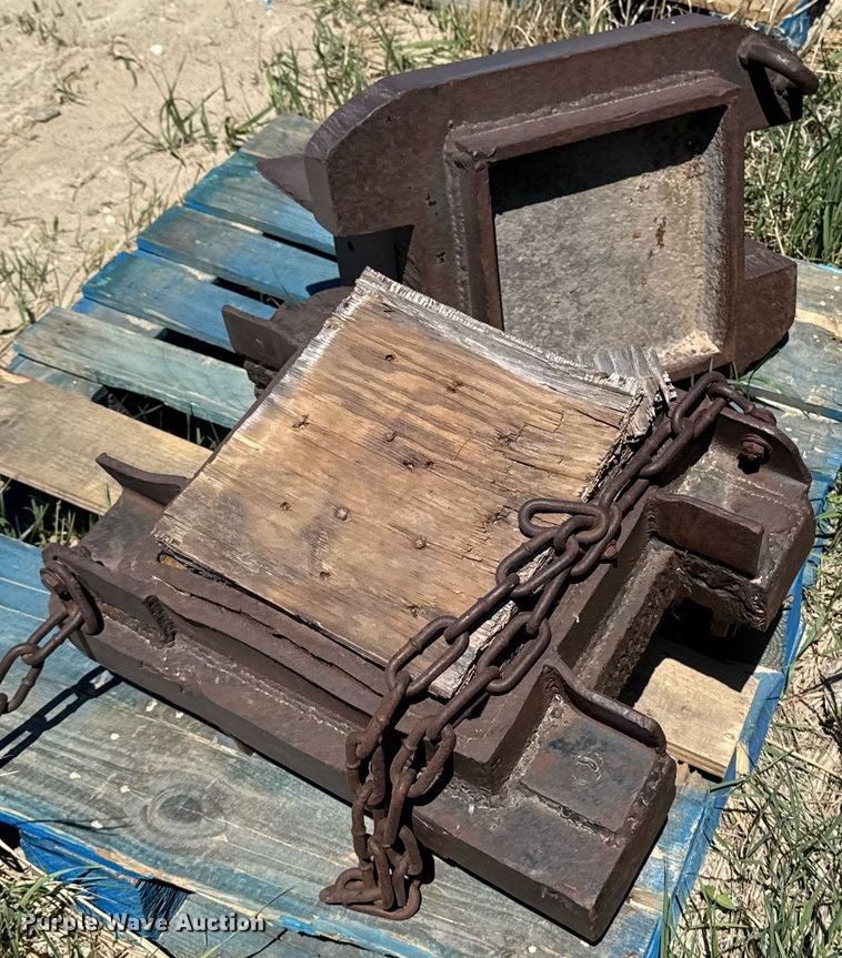 image for item DV2558 (2) pile drivers