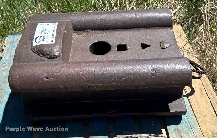 image for item DV2559 Pile driver