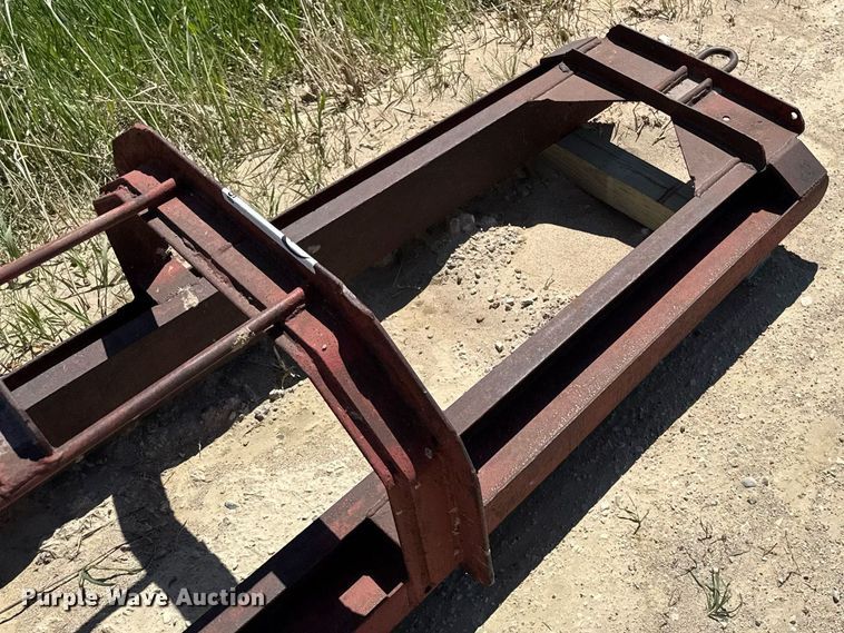 image for item DV2560 (2) pile driver frames