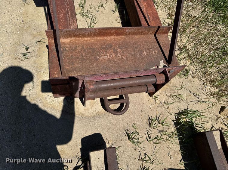 image for item DV2560 (2) pile driver frames