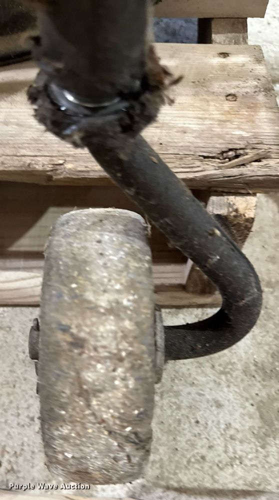 image for item DV2562 Troy-Bilt 34089 push mower