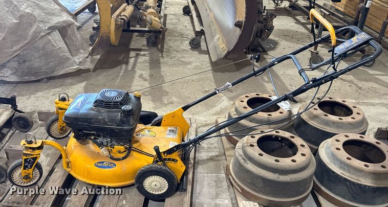 image for item DV2563 Cub Cadet SRC 621 push mower