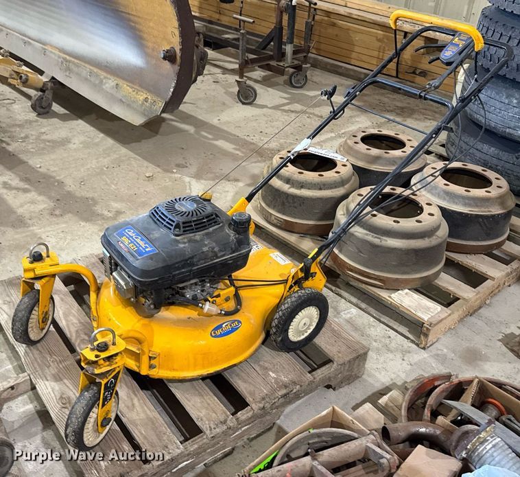 image for item DV2563 Cub Cadet SRC 621 push mower