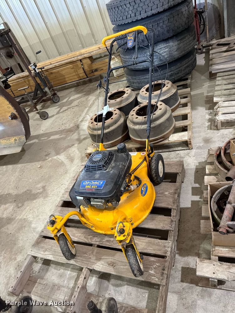 image for item DV2563 Cub Cadet SRC 621 push mower