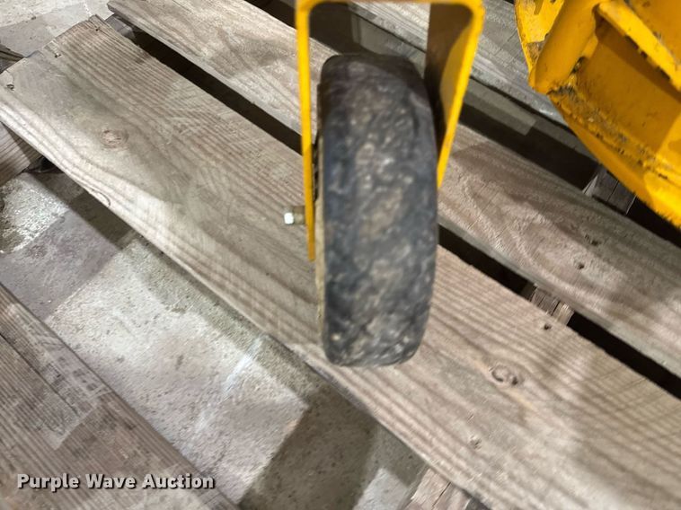 image for item DV2563 Cub Cadet SRC 621 push mower