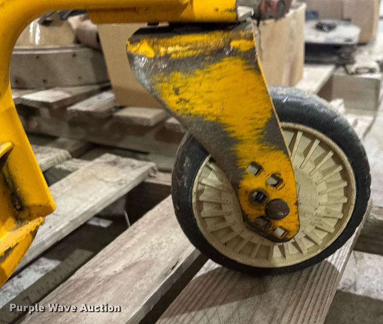 image for item DV2563 Cub Cadet SRC 621 push mower