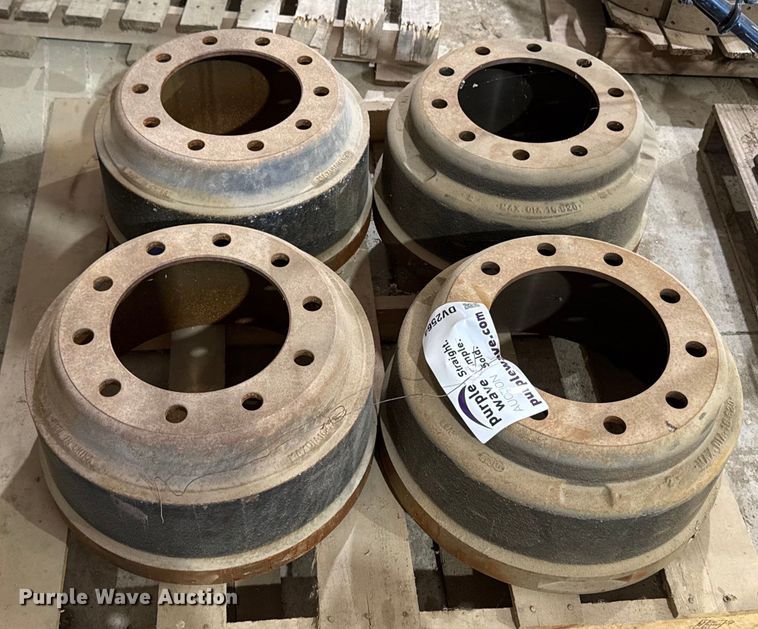 image for item DV2564 (4) brake drums