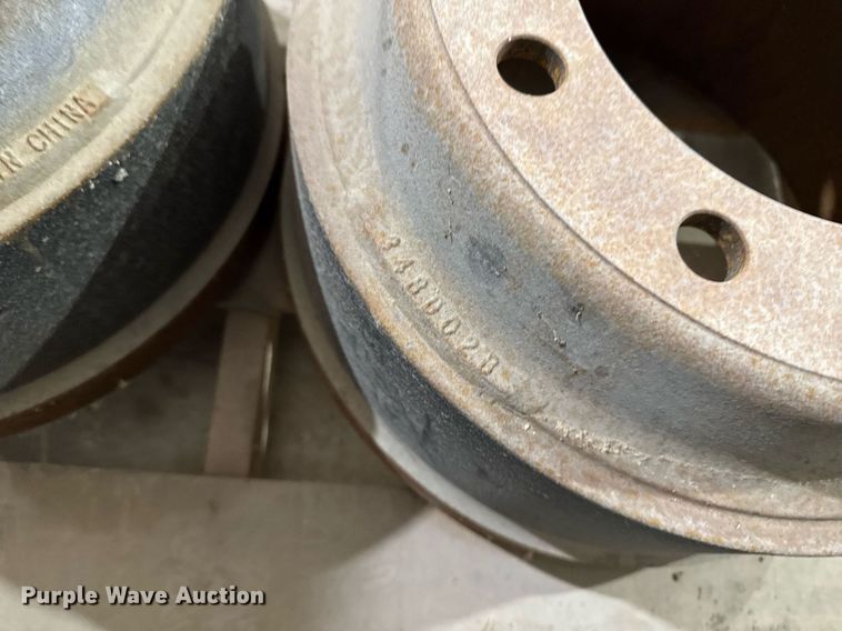 image for item DV2564 (4) brake drums