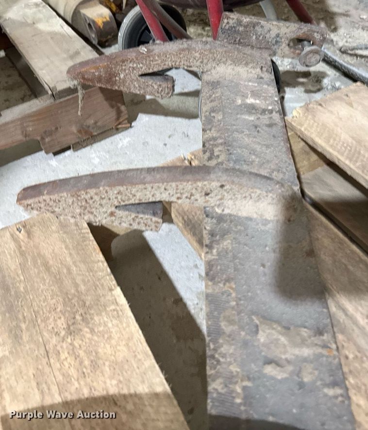 image for item DV2567 65