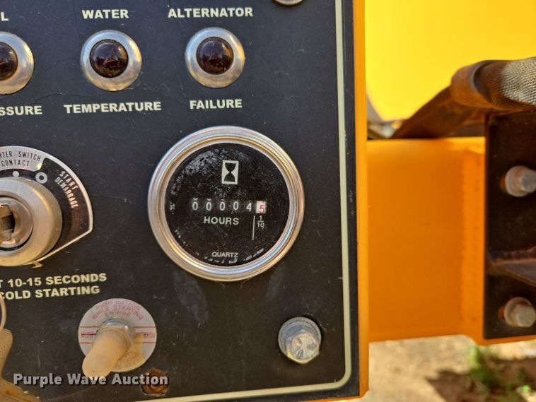 image for item DW8555 2016 Rosco RMT1000 Oil Distributor Trailer