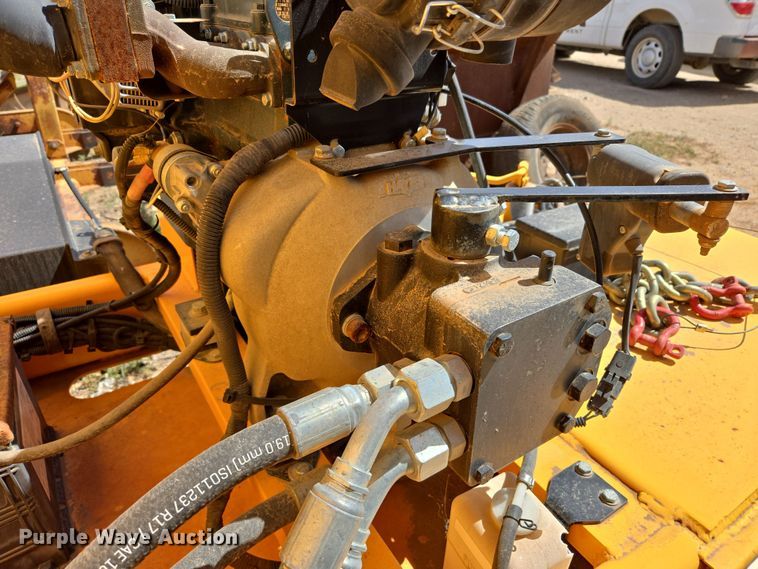 image for item DW8555 2016 Rosco RMT1000 Oil Distributor Trailer