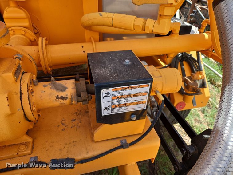 image for item DW8555 2016 Rosco RMT1000 Oil Distributor Trailer