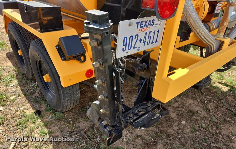 image for item DW8555 2016 Rosco RMT1000 Oil Distributor Trailer