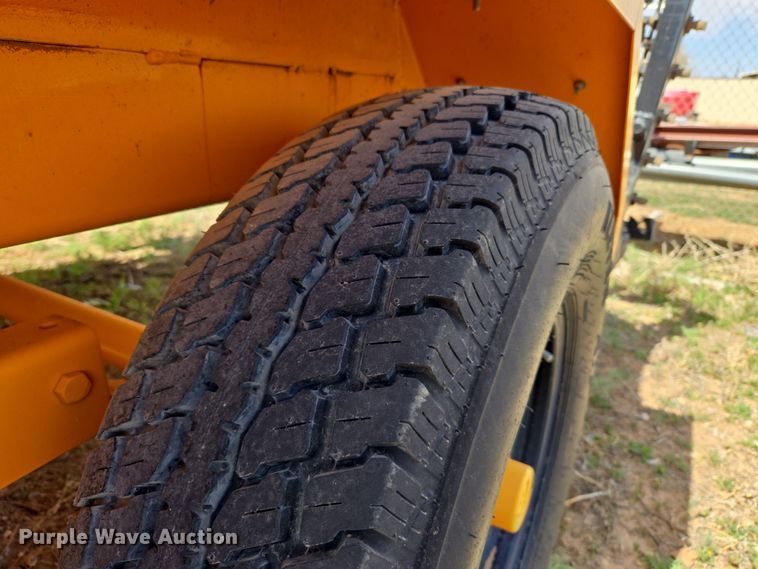 image for item DW8555 2016 Rosco RMT1000 Oil Distributor Trailer