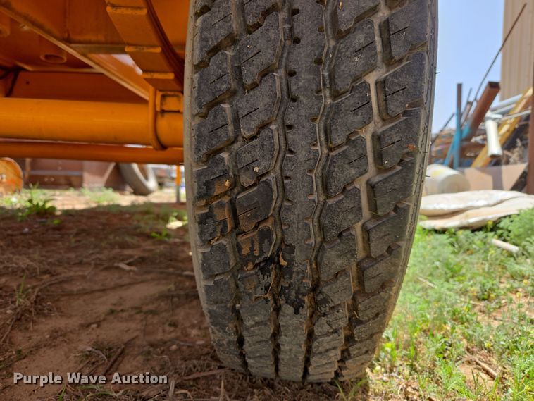 image for item DW8555 2016 Rosco RMT1000 Oil Distributor Trailer