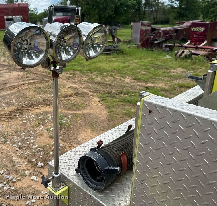 image for item DX1395 Saulsbury fire truck bed