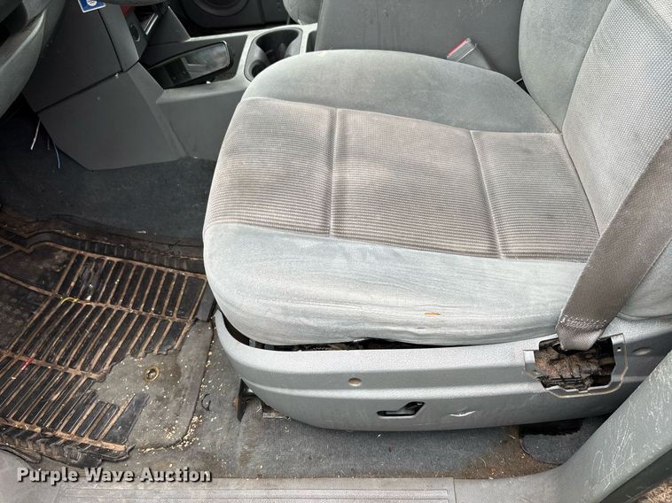 image for item DY2470 2004 Dodge Durango SLT SUV