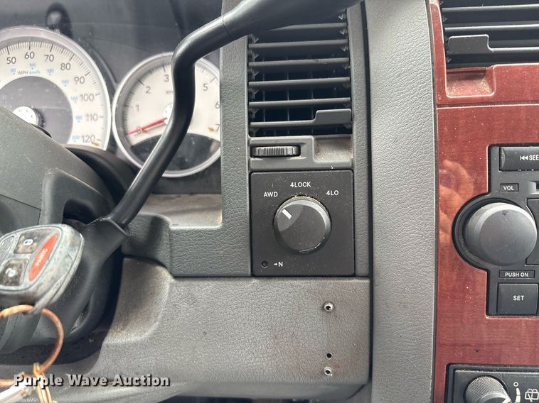 image for item DY2470 2004 Dodge Durango SLT SUV