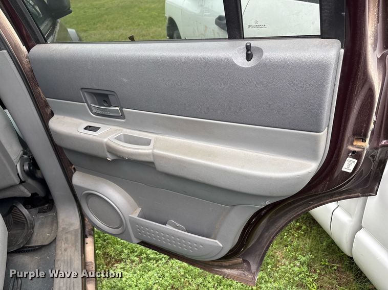 image for item DY2470 2004 Dodge Durango SLT SUV