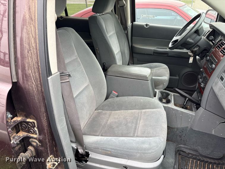 image for item DY2470 2004 Dodge Durango SLT SUV