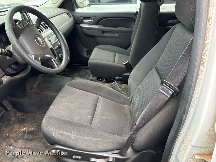 image for item DY2475 2014 Chevrolet Tahoe Police SUV